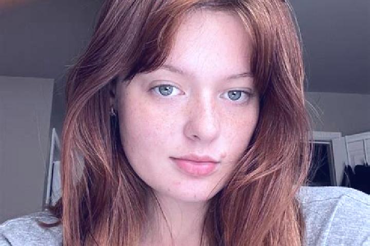 Alice, 31, a red brown-eyed ebony companion based in Scheinfeld. Offering Striptease, Erotic Massage. Available for incall and outcall, day and evening dates.