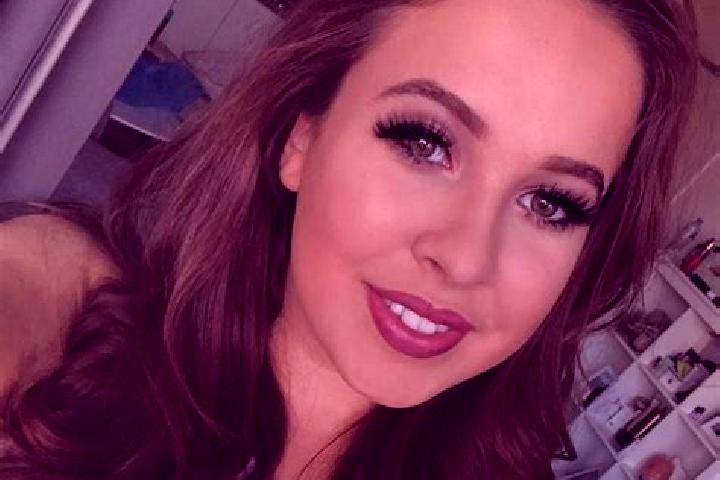 Alice, 31, a red brown-eyed middle eastern companion based in Mionnay. Offering Roleplay, Erotic Massage, GFE, Girlfriend Experience. Available for incall an...