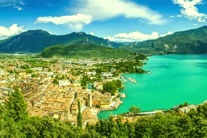 Alice, 31, a red grey-eyed slavic companion based in Torbole sul Garda. Offering GFE, Travel Companion, Deep French Kissing, Dinner Date. Available for incal...