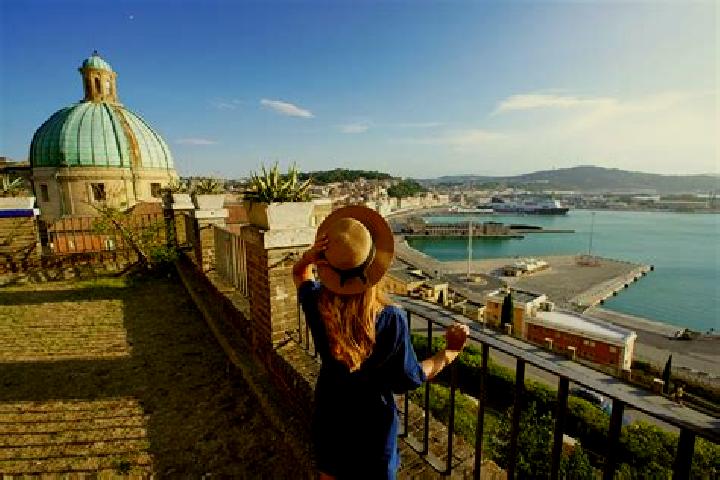 Alice, 31 — Escort in Le Grazie di Ancona, Italy