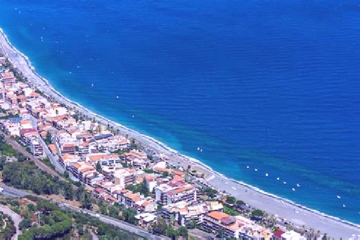 Alice, 31 — Escort in Santa Teresa di Riva, Italy