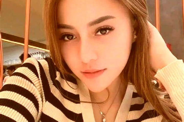 Alice, 31 — Escort in Totok, Indonesia