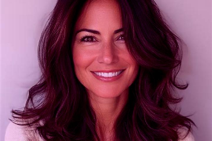 Alice, 32, a brunette dark-eyed caucasian companion based in Molusca Heights. Offering 69, CIM, Massage. Available for incall and outcall, overnight bookings...