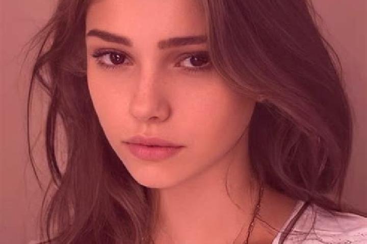 Alice, 32, a brunette grey-eyed slavic companion based in Zhongcun. Offering Girlfriend Experience, Fetish, Dinner Date, Roleplay, Striptease. Available for ...