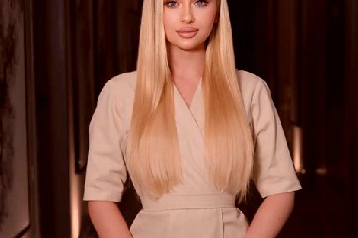 Alice, 32, a dark blonde amber-eyed ebony companion based in Shishkin Les. Offering Tantra, Erotic Massage, OWO, Dinner Date. Available for incall and outcal...