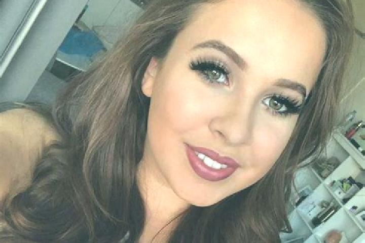 Alice, 32, a dark blonde amber-eyed european companion based in Kasli. Offering Duos, Domination, Party Girl, Deep French Kissing, Couples. Available for inc...