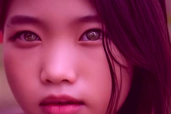 Alice, 32, a red green-eyed asian companion based in Ganhia. Offering Couples, Tantra, Domination. Available for incall and outcall, day and evening dates.