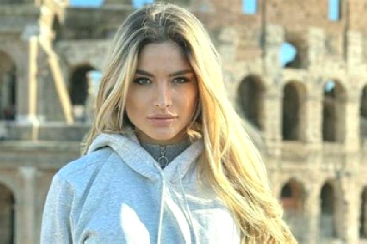 Alice, 32 — Escort in Isola del Cantone, Italy