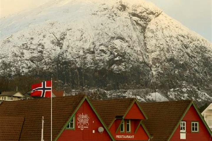 Alice, 32 — Escort in Skalevik, Norway