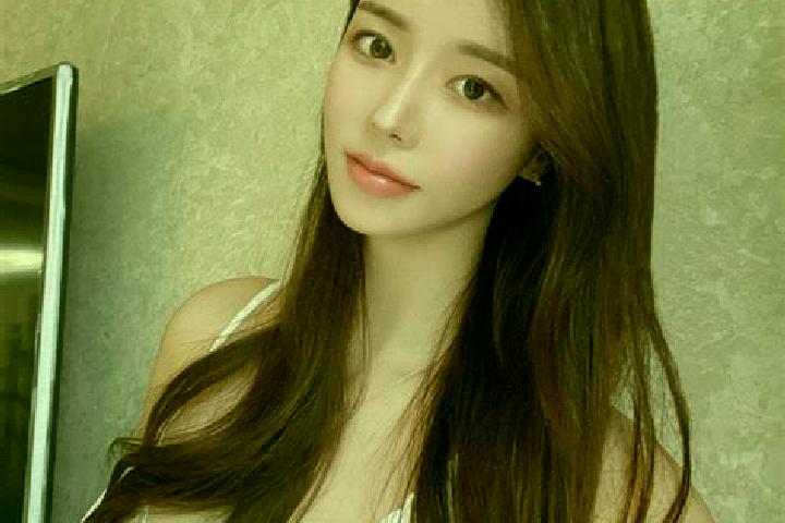 Alice, 32 — Escort in Tuanchengshan, China