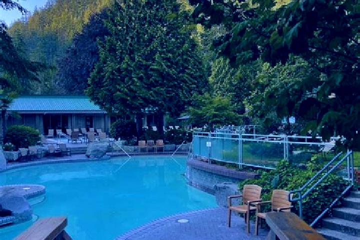 Alice, 33, a auburn brown-eyed caribbean companion based in Harrison Hot Springs. Offering Couples, Massage, Dinner Date, Fetish. Available for incall and ou...