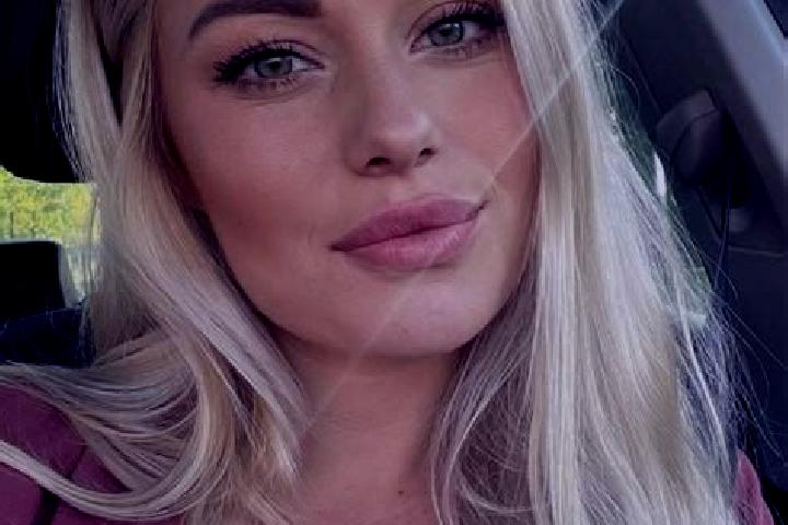 Alice, 33, a blonde hazel-eyed caucasian companion based in Cheyyur. Offering Domination, Dinner Date, Fetish. Available for incall and outcall, day and even...