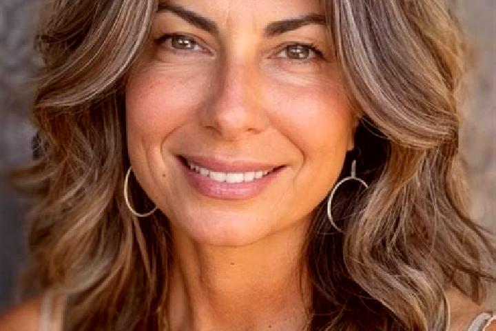 Alice, 34, a brunette grey-eyed slavic companion based in Honnavar. Offering Tantra, Girlfriend Experience, Massage, Travel Companion, Dinner Date. Available...