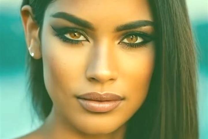 Alice, 34, a chestnut hazel-eyed latina companion based in La Despensa. Offering Deep French Kissing, Party Girl, BDSM. Available for incall and outcall, ove...