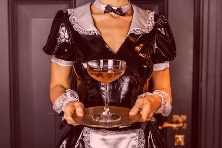 Alice, 34, a red green-eyed caucasian companion based in Dange. Offering Massage, Dinner Date, Striptease, Fetish. Available for incall and outcall, day and ...