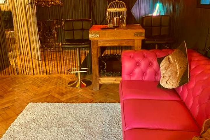 Alice, 34 — Escort in Bletchingley, United Kingdom