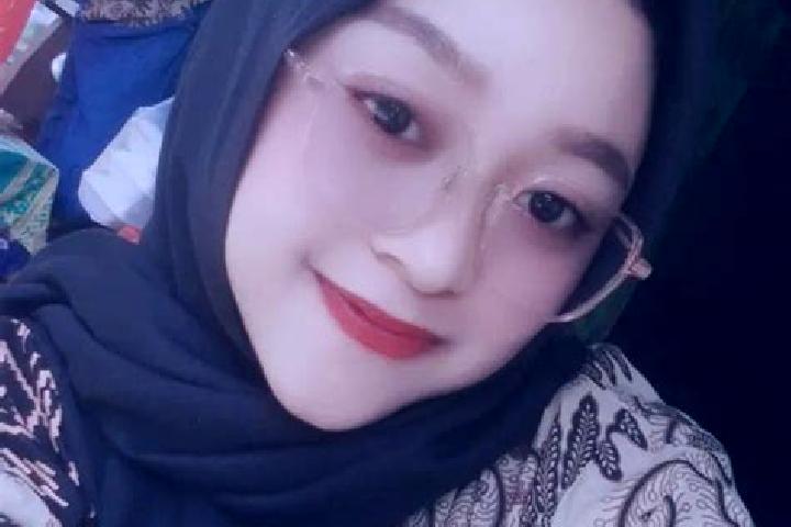 Alice, 34 — Escort in Sambong, Indonesia