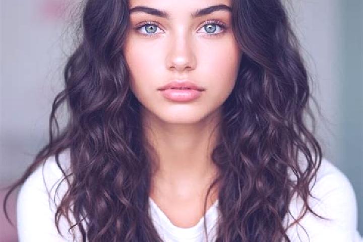 Alice, 35, a auburn amber-eyed mediterranean companion based in Waldbuttelbrunn. Offering Party Girl, Deep French Kissing, GFE. Available for incall and outc...