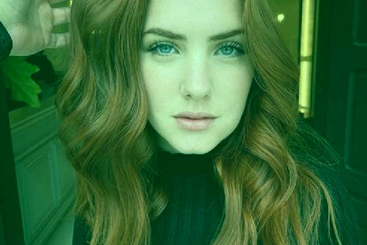 Alice, 35, a auburn blue-eyed caribbean companion based in Tebosa. Offering OWO, Duos. Available for incall and outcall, day and evening dates.