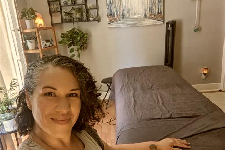 Alice, 35, a black dark-eyed ebony companion based in Deir ez-Zor. Offering CIM, Couples, Erotic Massage, GFE. Available for incall and outcall, day and even...