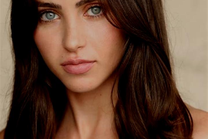 Alice, 35, a brunette blue-eyed latina companion based in San Giorgio Ionico. Offering Striptease, Fetish, Erotic Massage, Girlfriend Experience. Available f...