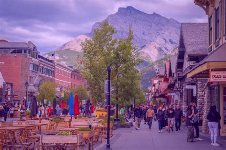 Alice, 35 — Escort in Banff Trail, Canada