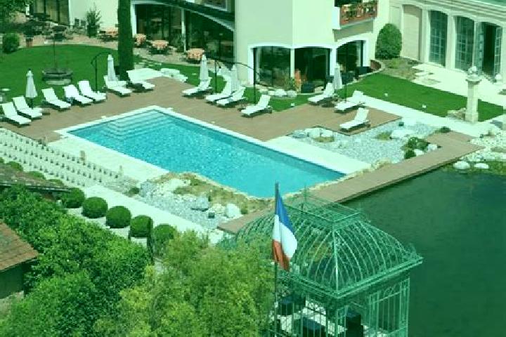Alice, 35 — Escort in Cuiseaux, France