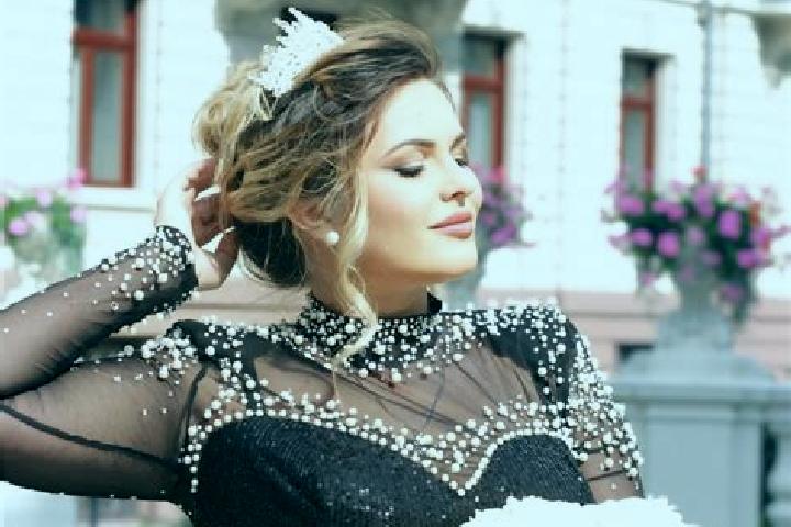 Alice, 35 — Escort in Komin, Czech Republic