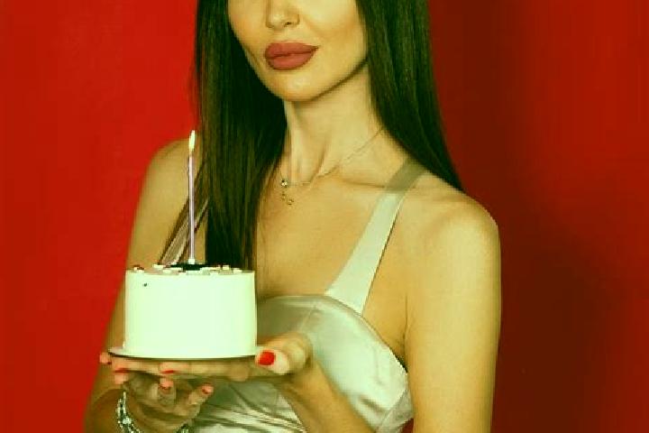 Alice, 35 — Escort in Myshuryn Rih, Ukraine