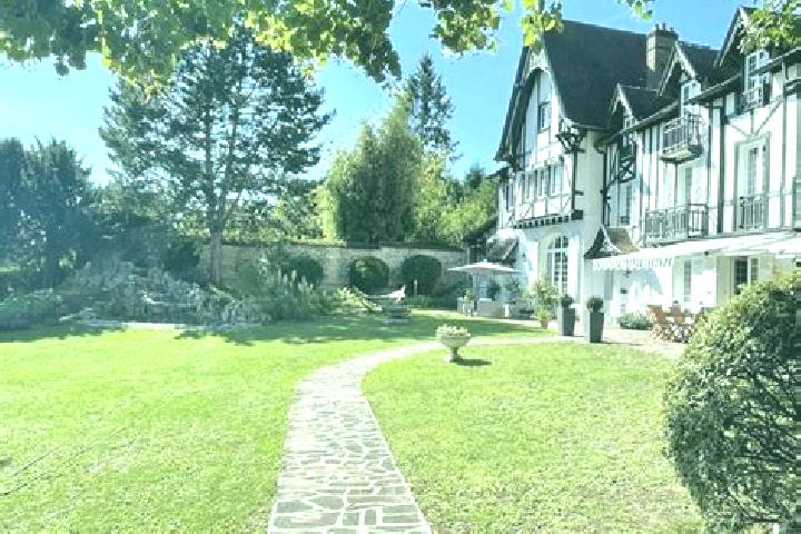 Alice, 35 — Escort in Sainte-Aulde, France