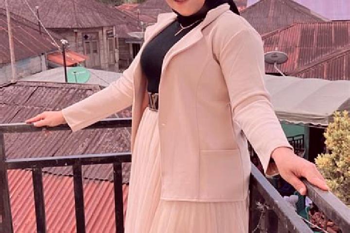 Alice, 35 — Escort in Sipirok, Indonesia