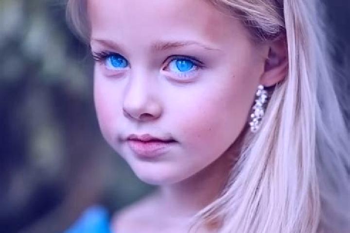 Alice, 36, a blonde blue-eyed mixed companion based in Caldas da Rainha. Offering Girlfriend Experience, Travel Companion, Erotic Massage. Available for inca...