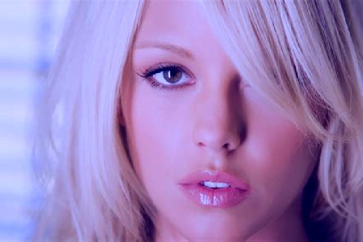 Alice, 36, a blonde brown-eyed middle eastern companion based in Russell. Offering Roleplay, Massage, BDSM. Available for incall and outcall, overnight booki...