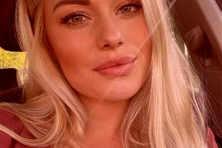 Alice, 36, a blonde hazel-eyed slavic companion based in East Berwick. Offering Roleplay, BDSM, Fetish. Available for incall and outcall, day and evening dates.
