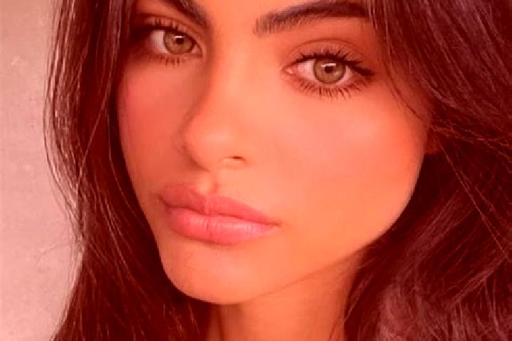 Alice, 36, a chestnut green-eyed indian companion based in Manaul. Offering Erotic Massage, Domination, Striptease, OWO, Girlfriend Experience. Available for...