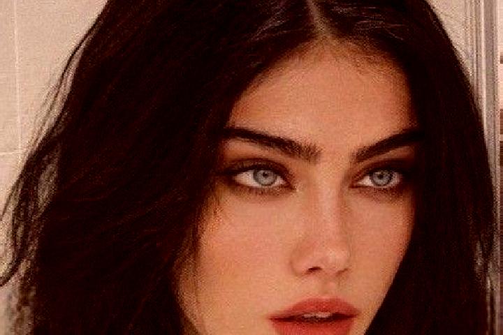 Alice, 36, a chestnut grey-eyed caucasian companion based in Raydah. Offering Deep French Kissing, Party Girl, Domination, Erotic Massage. Available for inca...