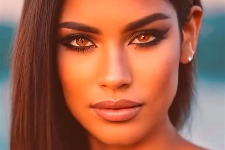 Alice, 36, a dark blonde grey-eyed latina companion based in Kpanguidouopleu. Offering Party Girl, 69, Fetish, Overnight. Available for incall and outcall, d...
