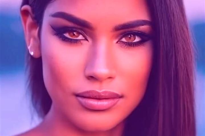 Alice, 36, a red amber-eyed latina companion based in Hasantepe. Offering Overnight, Deep French Kissing, BDSM. Available for incall and outcall, day and eve...