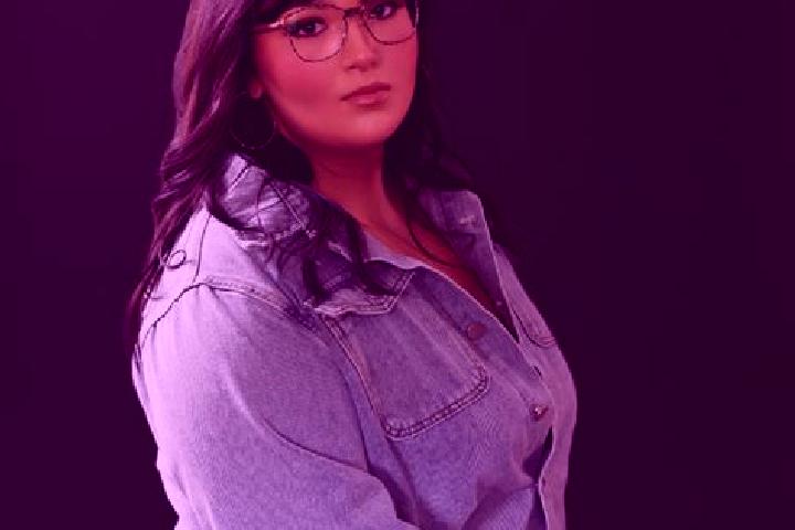 Alice, 36 — Escort in Salyersville, United States