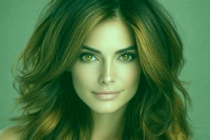 Alice, 37, a brunette hazel-eyed caucasian companion based in West Harbour. Offering Travel Companion, Erotic Massage, Dinner Date, GFE. Available for incall...