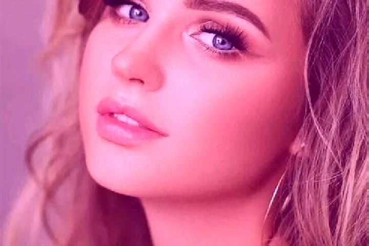 Alice, 37, a dark blonde blue-eyed ebony companion based in Balc. Offering Duos, Striptease, Roleplay, Travel Companion. Available for incall and outcall, da...