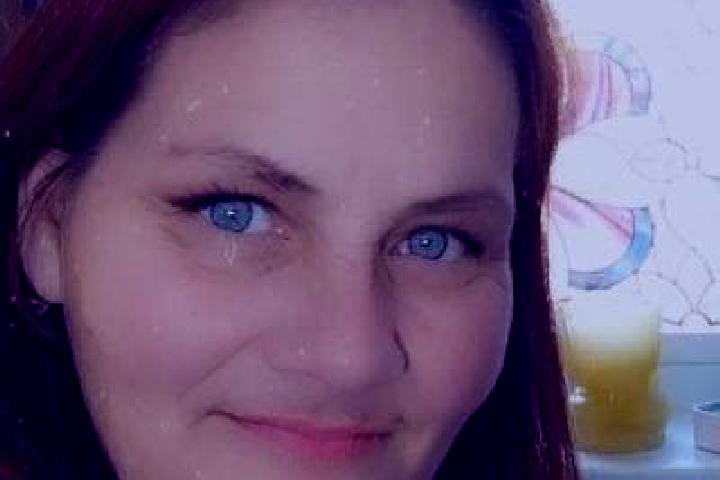 Alice, 37, a red green-eyed european companion based in Nyachera. Offering Dinner Date, Massage, Fetish. Available for incall and outcall, day and evening da...