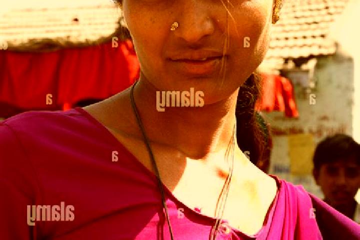 Alice, 37, a red green-eyed indian companion based in Keshupur. Offering BDSM, Travel Companion, Tantra. Available for incall and outcall, day and evening da...