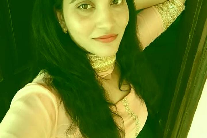 Alice, 37 — Escort in Samalkha, India
