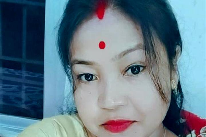 Alice, 37 — Escort in Titabar, India