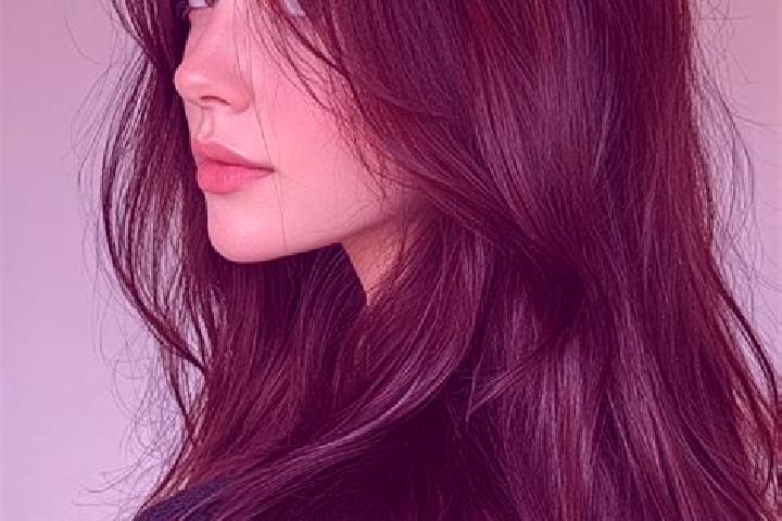 Alice, 38, a auburn brown-eyed mediterranean companion based in Sumandang. Offering Striptease, Duos, Tantra, Girlfriend Experience. Available for incall and...