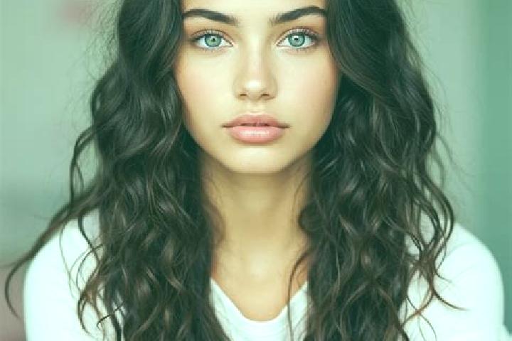 Alice, 38, a brunette amber-eyed mediterranean companion based in Khar. Offering Overnight, Dinner Date, CIM, Roleplay, Deep French Kissing. Available for in...