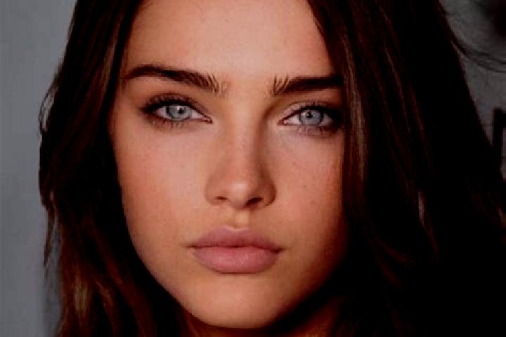 Alice, 38, a brunette blue-eyed mediterranean companion based in La Nava de Santiago. Offering Dinner Date, Roleplay, Domination. Available for incall and ou...