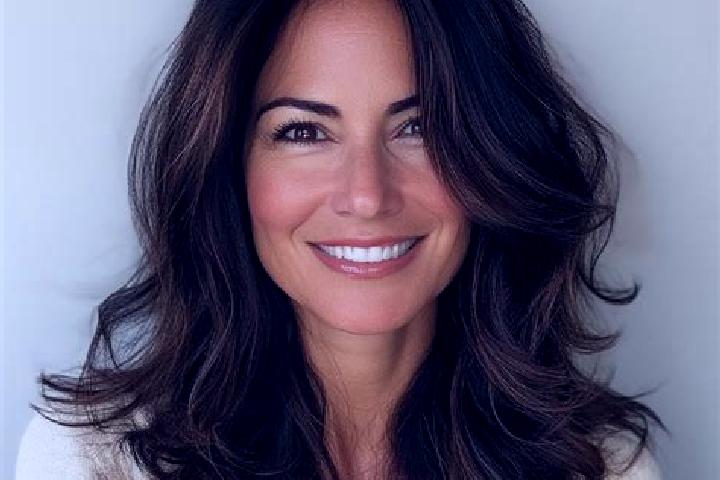 Alice, 38, a brunette brown-eyed middle eastern companion based in Dolphia. Offering BDSM, Party Girl, Dinner Date, Massage. Available for incall and outcall...