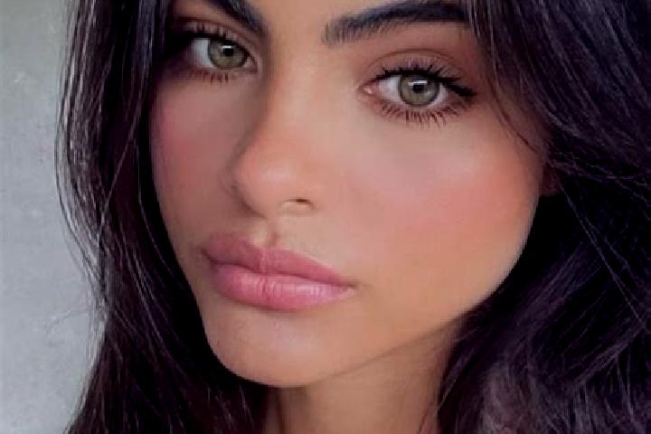 Alice, 38, a brunette green-eyed european companion based in Samoens. Offering Striptease, 69, BDSM. Available for incall and outcall, overnight bookings ava...